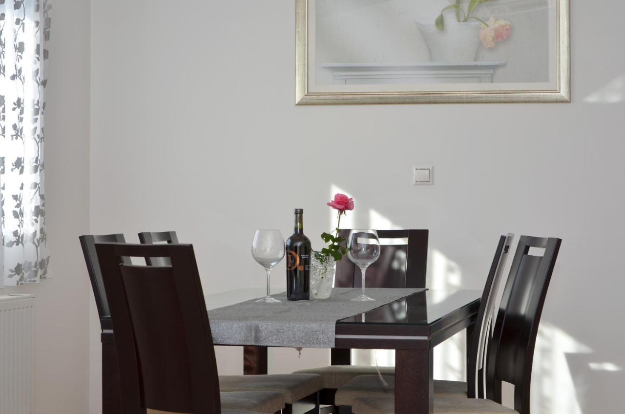 Apartmani Adela Solin Exterior photo