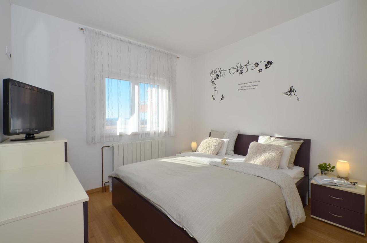 Apartmani Adela Solin Exterior photo