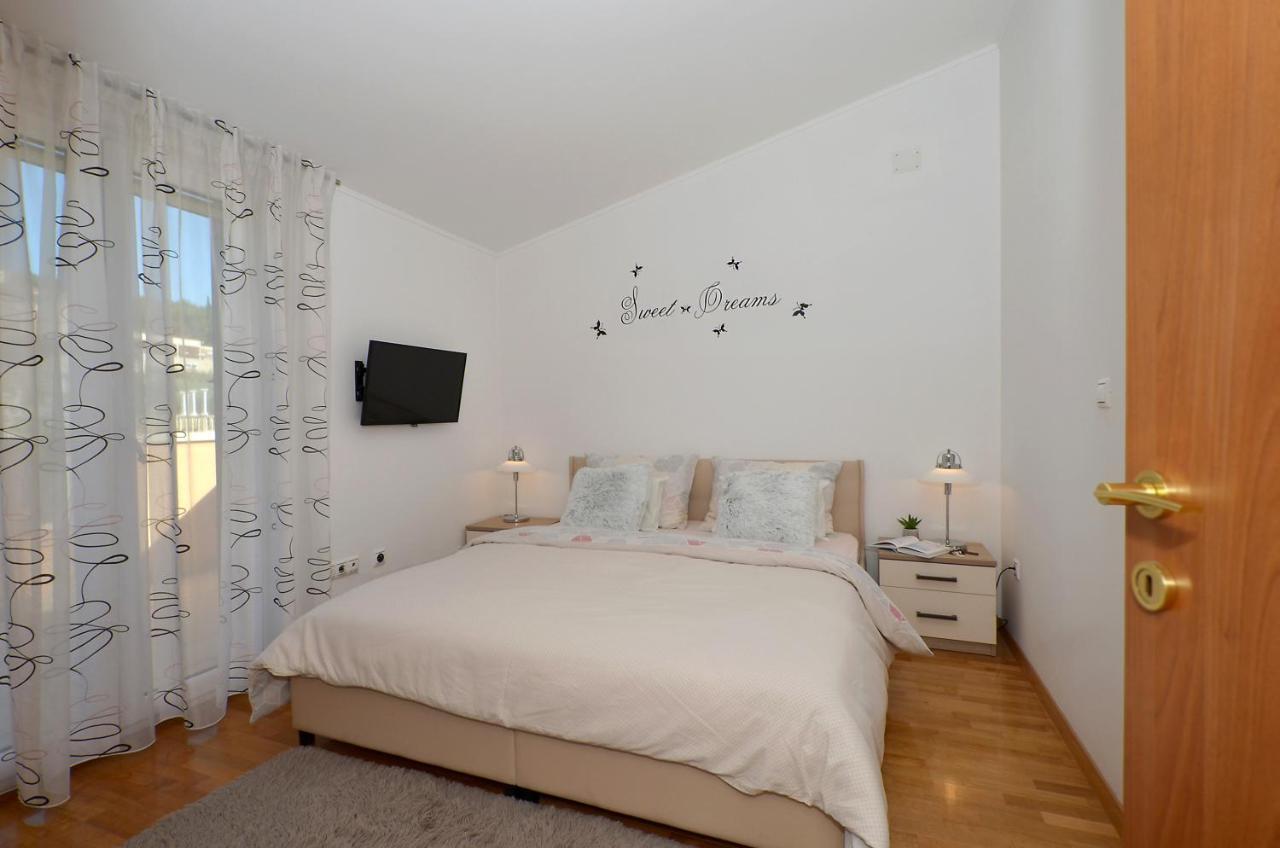 Apartmani Adela Solin Exterior photo