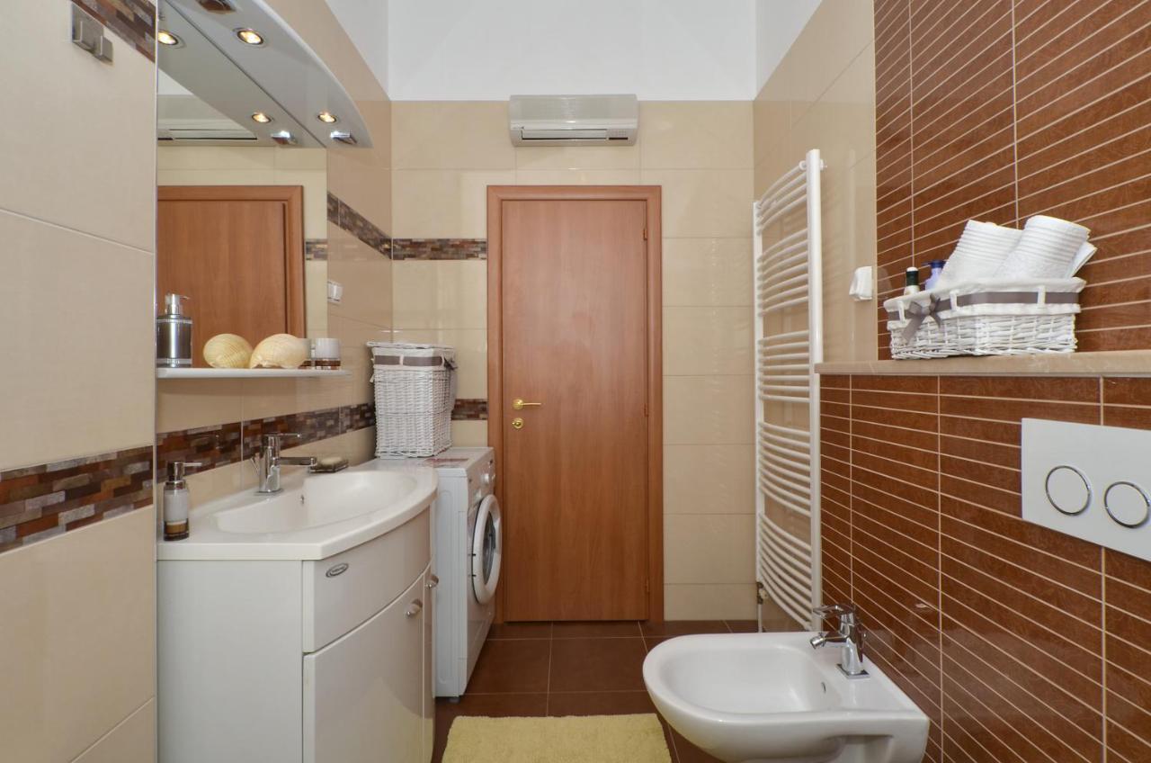 Apartmani Adela Solin Exterior photo