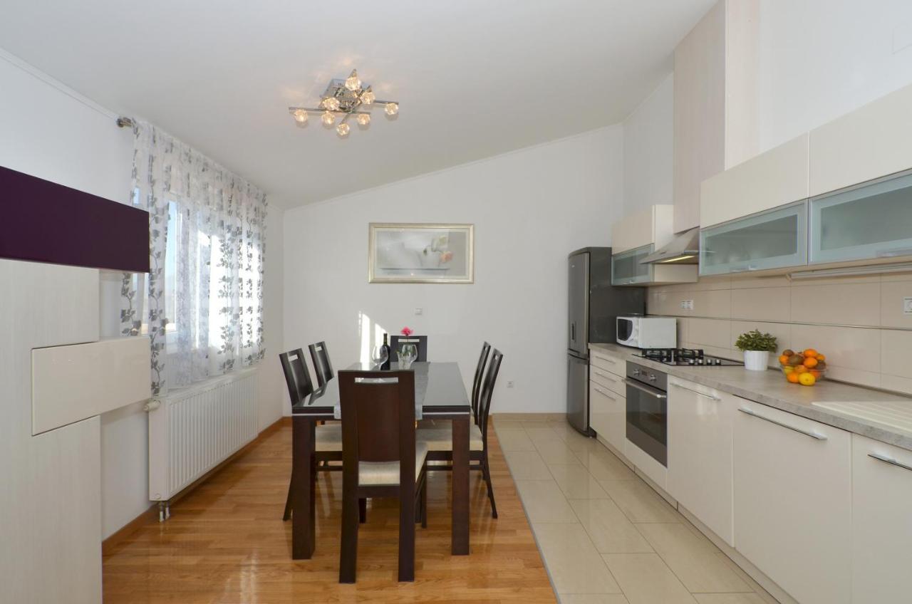 Apartmani Adela Solin Exterior photo