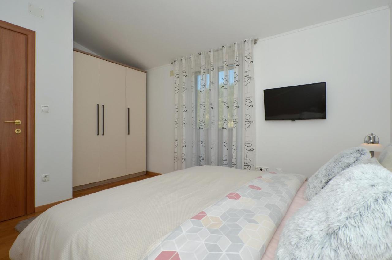 Apartmani Adela Solin Exterior photo