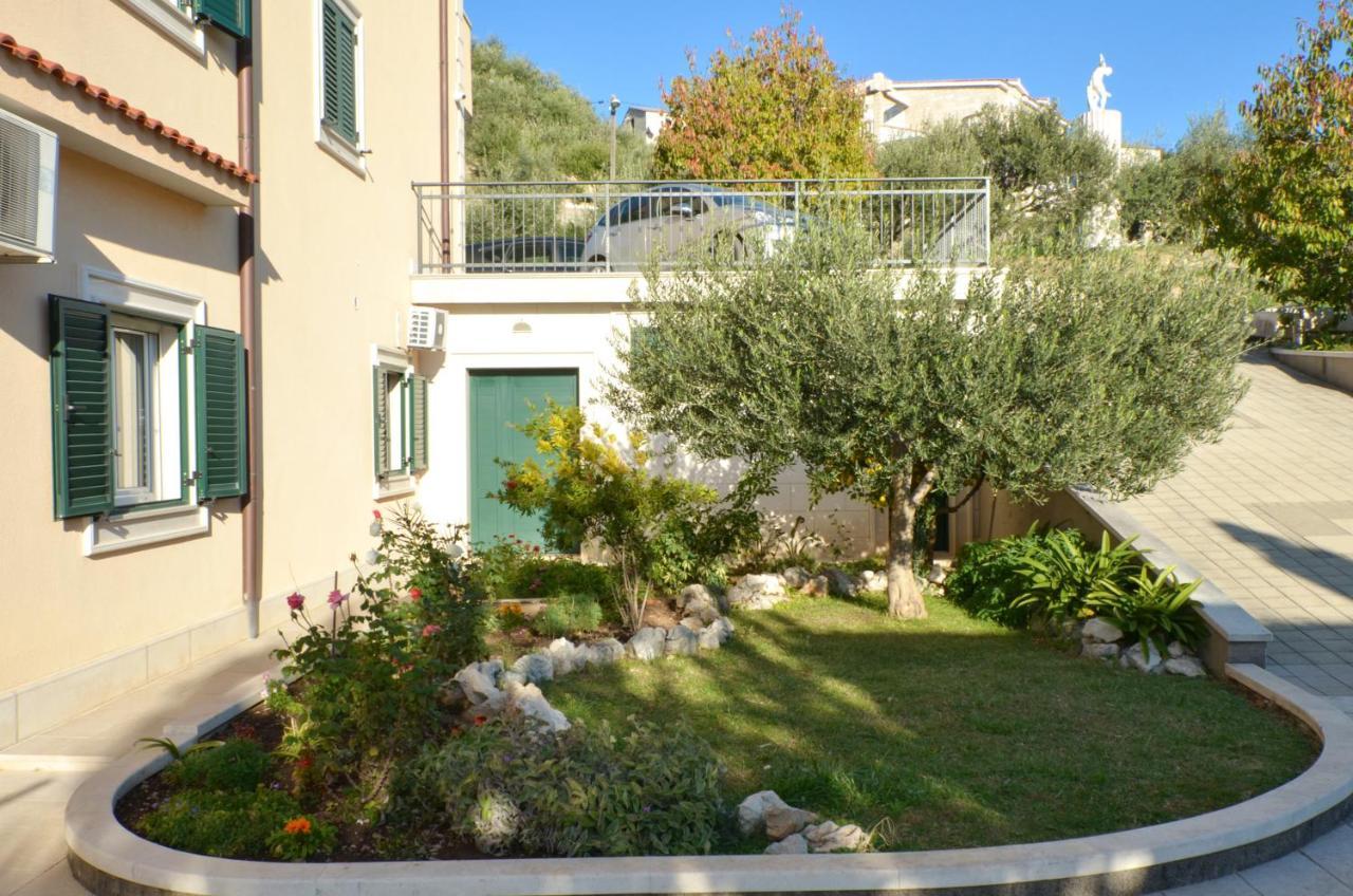 Apartmani Adela Solin Exterior photo